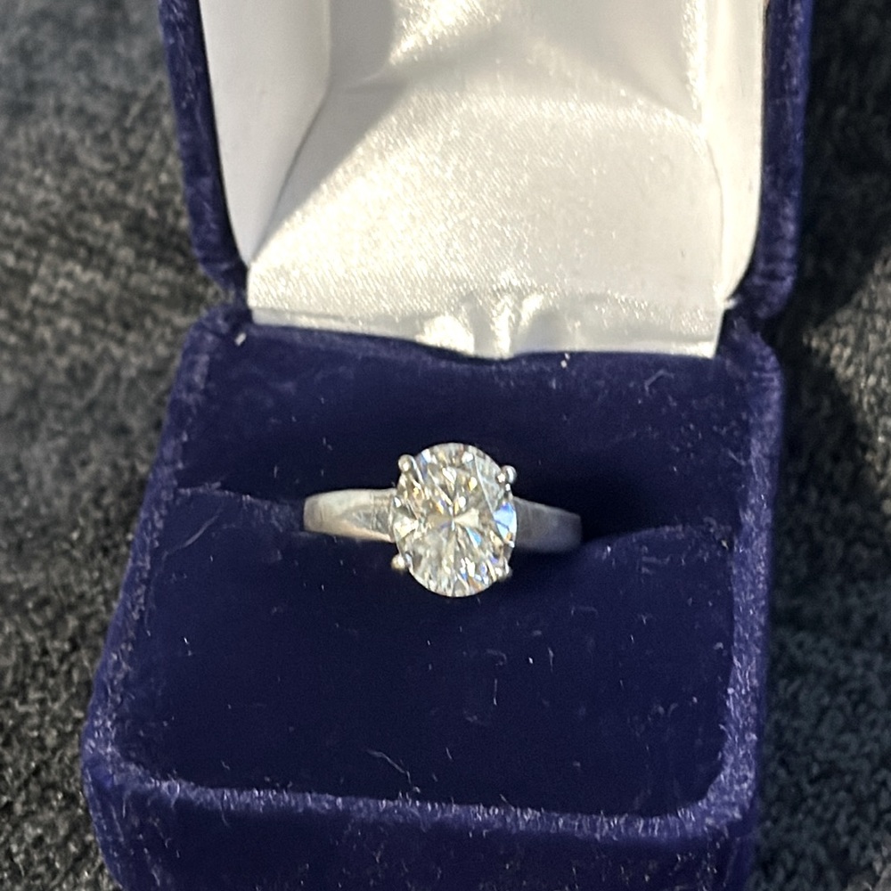 4.20CT Moissanite Fire Ring size 7